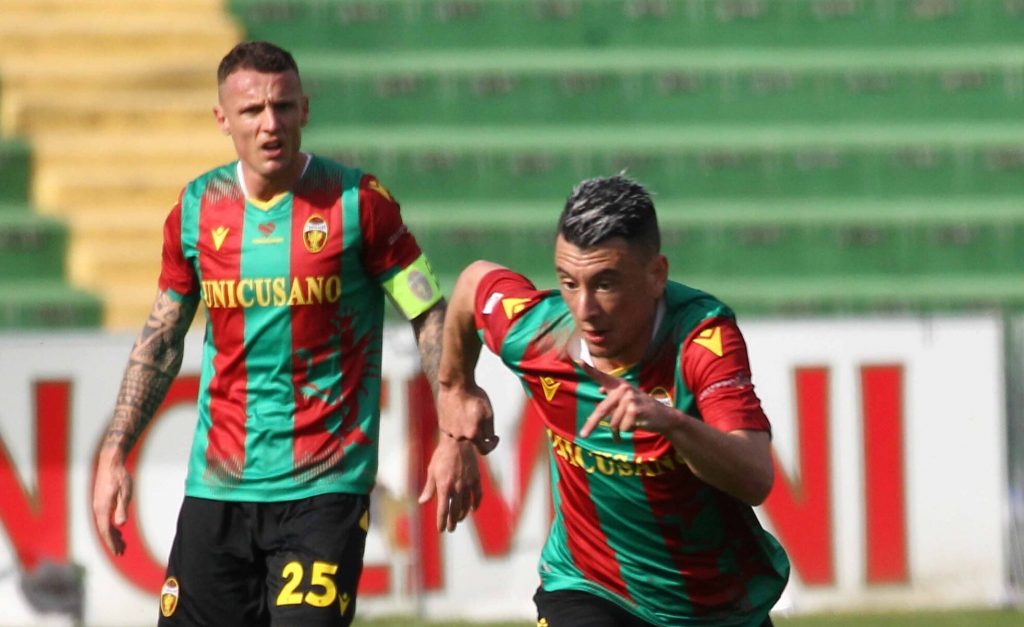 Ternana, testa dentro al carrarmato e sotto con il Teramo