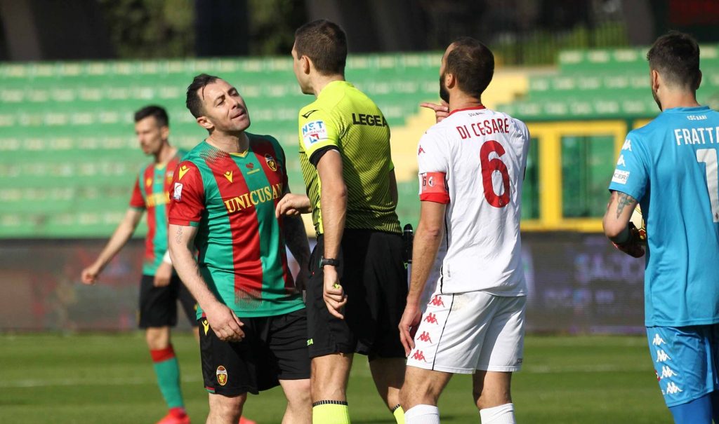 Ternana, Vantaggiato: “Ho il video di Zampagna che mangia il ciuffo d’erba”