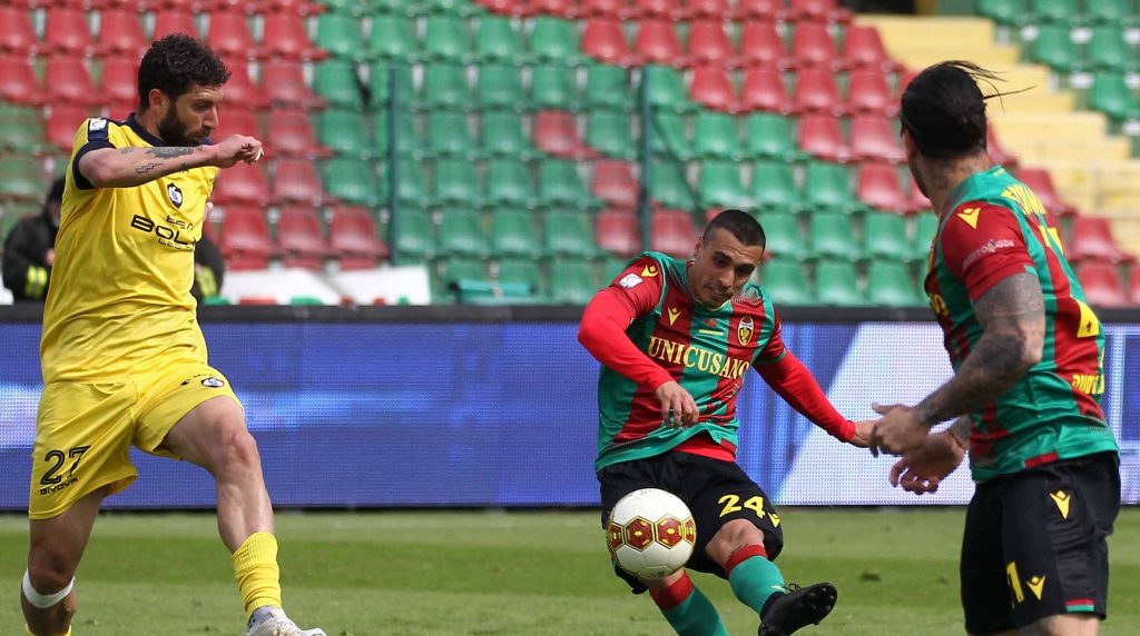 LUCARELLI NON CONCEDE SCONTI ALLA SUA TRUPPA!
