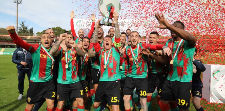 TERNANA, DA OGGI SI SUDA A TIRRENIA