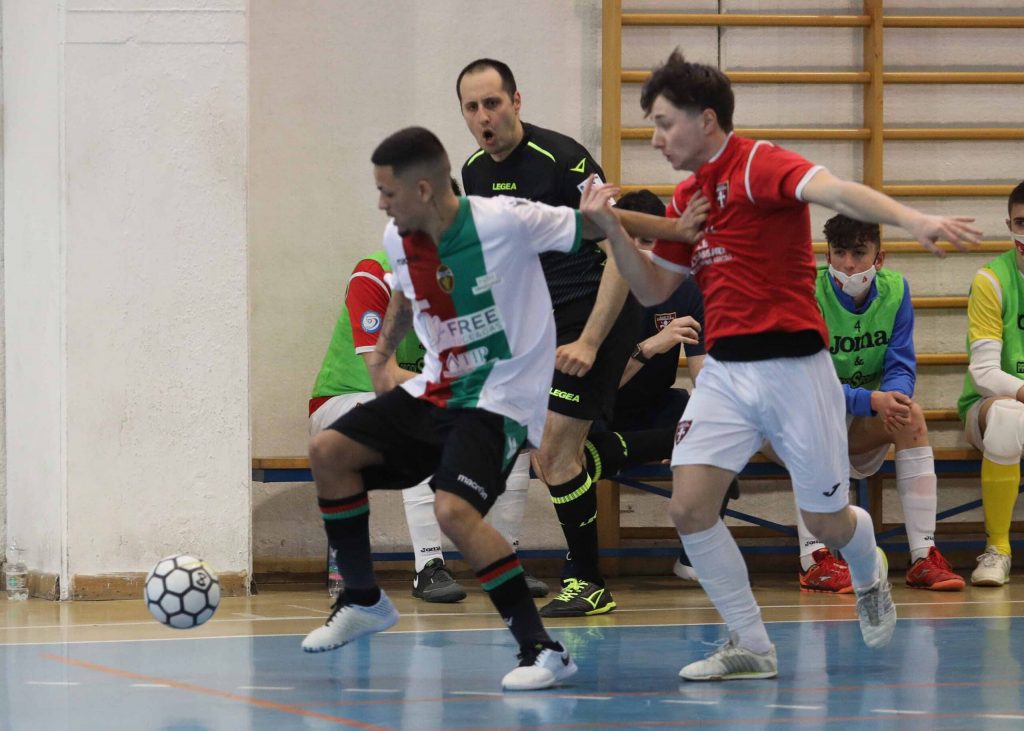 TERNANA FUTSAL: NON RIESCE L’IMPRESA, ROSSOVERDI FUORI DAI PLAYOFF-Il video dell’espulsione
