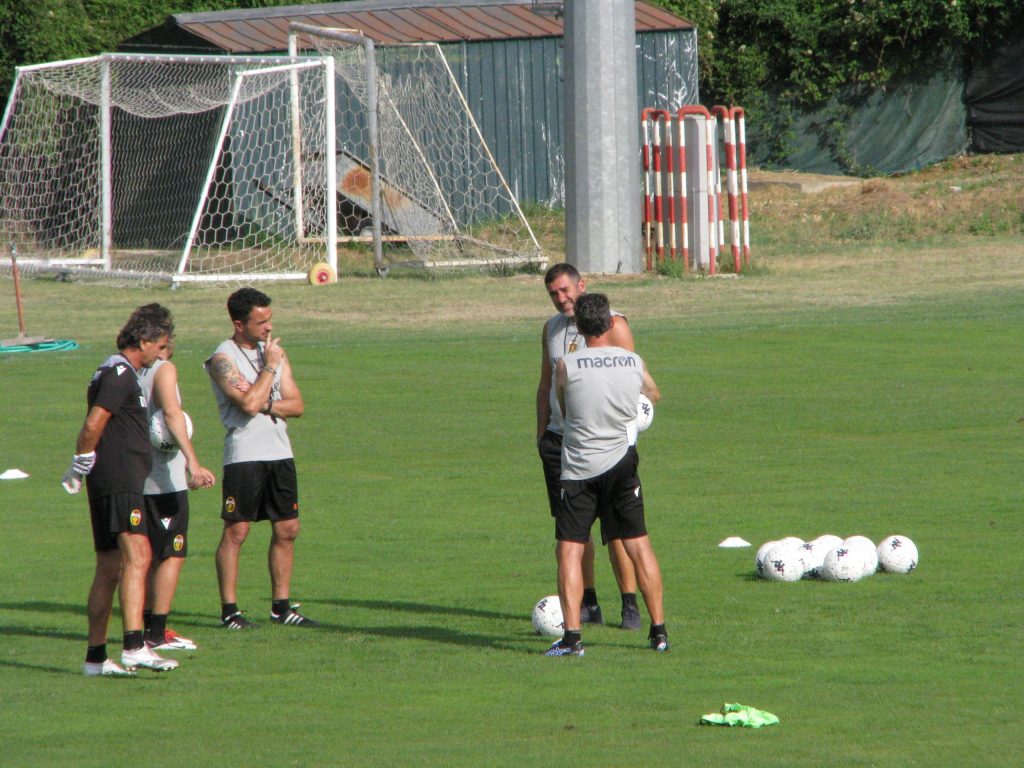 Lucarelli:” Il centrocampista potrebbe non essere un Under!”-Video