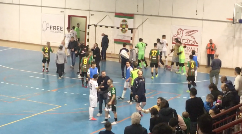 Gol o non Gol? No Gol sentenziano gli arbitri dopo un consulto-VIDEO
