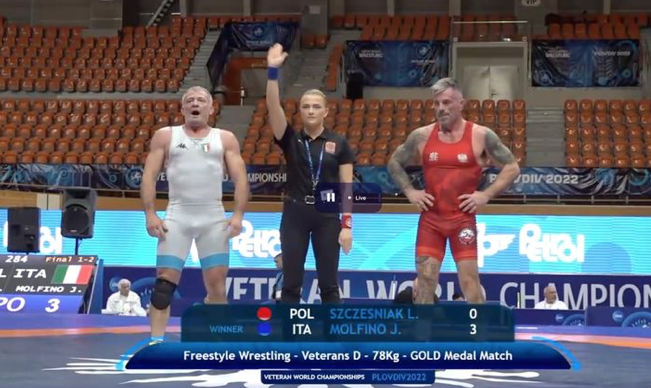Lotta, Molfino conquista il mondiale veterani