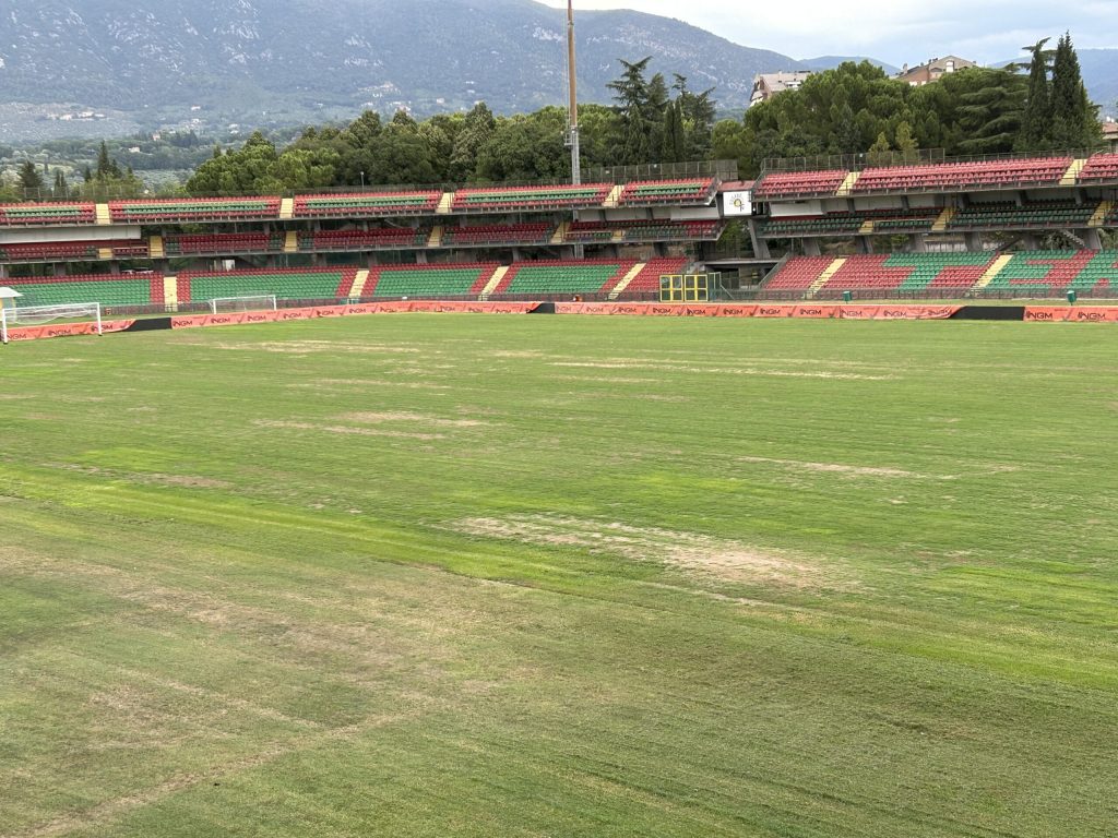 Ternana, preoccupa lo stato del manto erboso del Liberati!Video