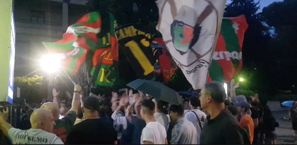 Ternana, l’incoraggiamento dei tifosi-Video