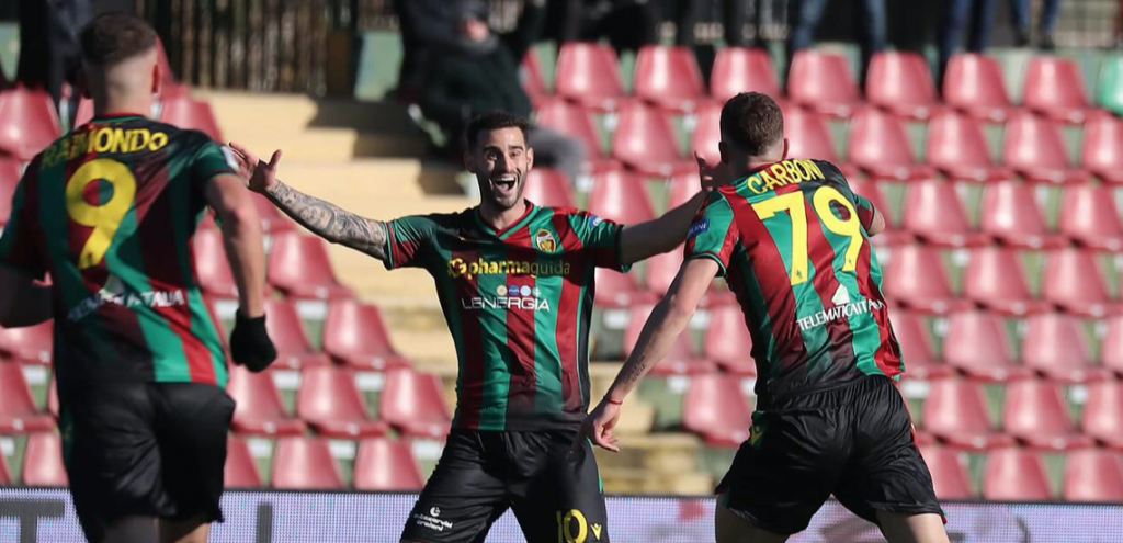 SERIE B, CROLLO DEL VENEZIA, CONFERMA DEL PARMA