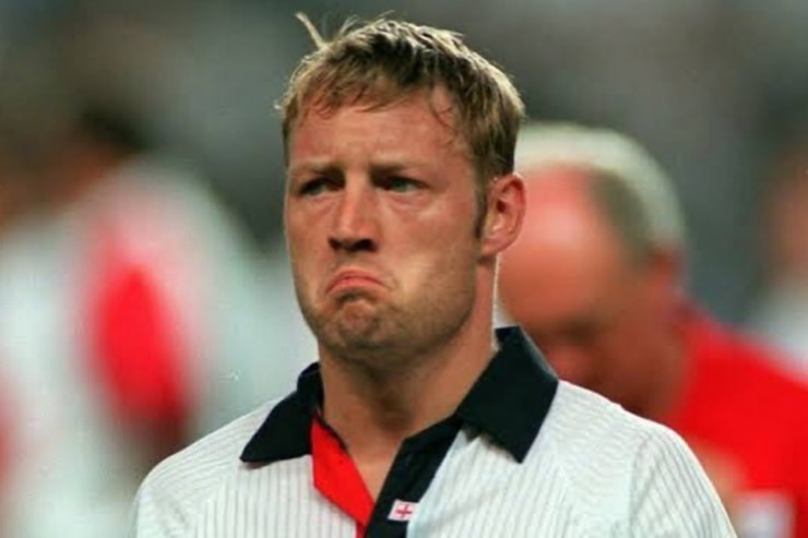 David Batty con la maglia dell'Inghilterra - Foto Instagram - Ternanatime.com