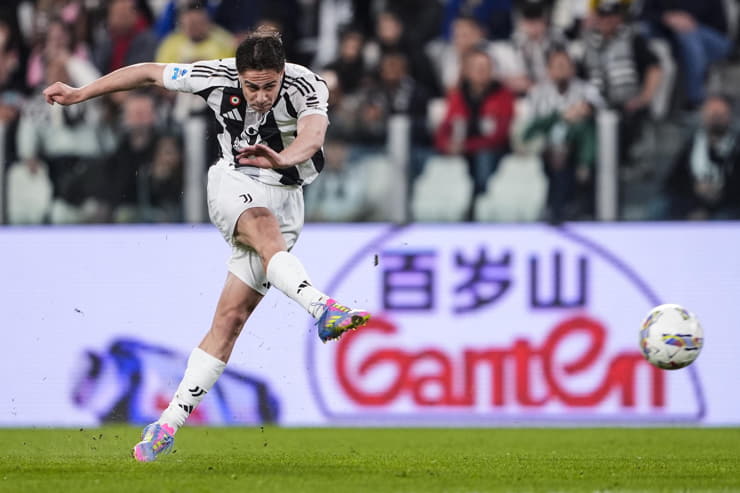 Kenan Yildiz in campo con la maglia della Juventus - Foto Lapresse - Ternanatime.com
