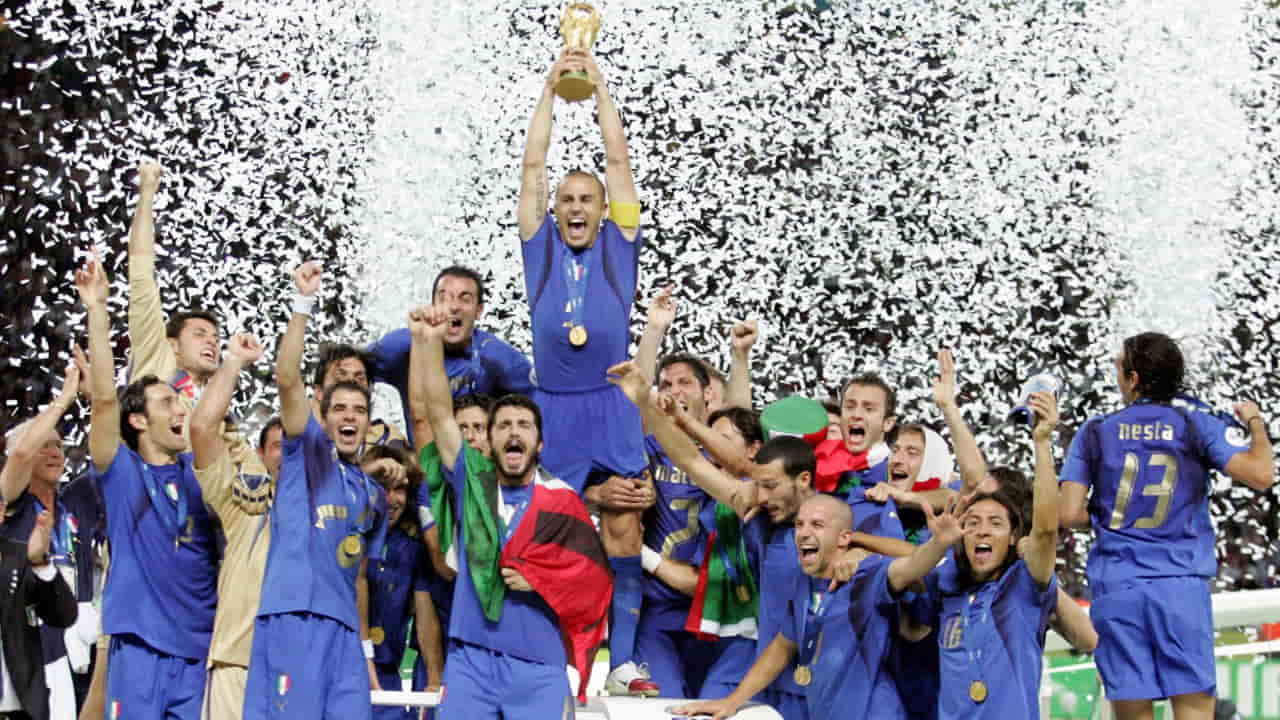 La Nazionale italiana festeggia la vittoria ai Mondiali del 2006 - Foto Lapresse - Ternanatime.com