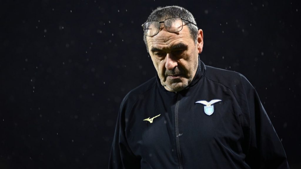 “Ho un tumore al cervello” | Maurizio Sarri è in lacrime: non se lo meritava, ufficiale l’addio al calcio