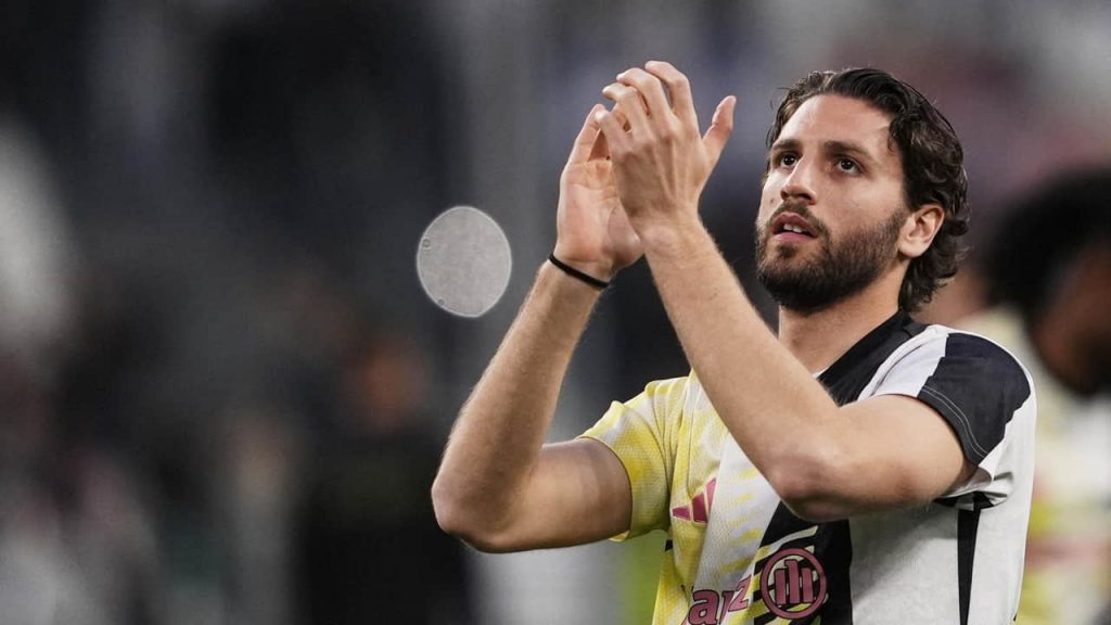 Locatelli in lacrime: la dirigenza lo ha sostituito con lui | Firma entro il Mondiale e prende la 5 di Zidane