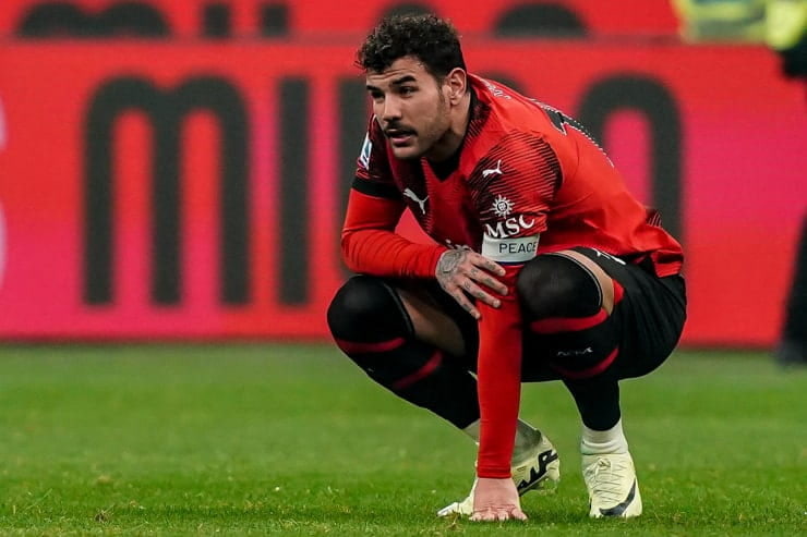 Theo Hernandez in campo con la maglia del Milan - Foto Lapresse - Ternanatime.com