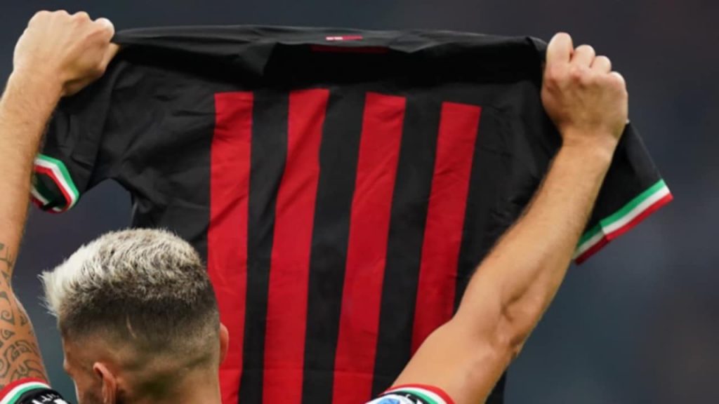Ultim’ora: c’è un nuovo caso Moggi in Italia | “Rossoneri falliti e radiati dal calcio”: attesa la retrocessione ufficiale