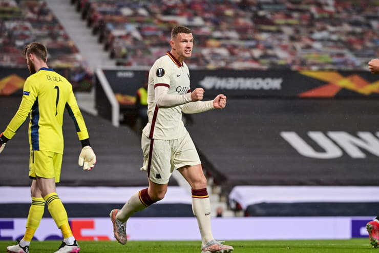 Edin Dzeko festeggia una rete con la maglia della Roma - Foto Lapresse - Ternanatime.com