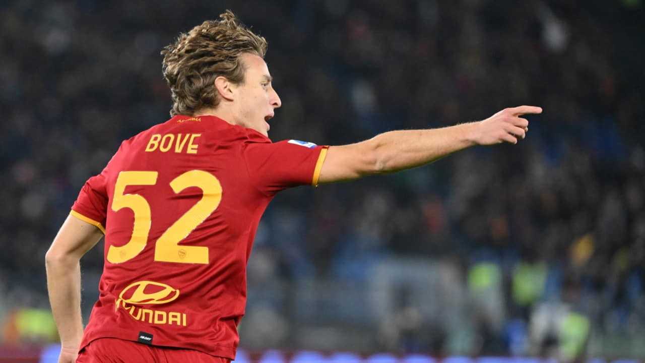 Edoardo Bove con la maglia della Roma - Foto Lapresse - Ternanatime.com