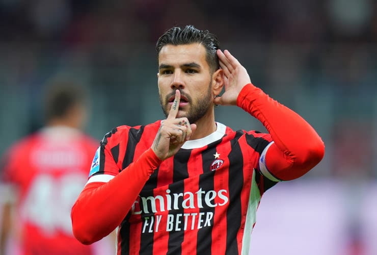 Theo Hernandez festeggia una rete segnata con la maglia del Milan - Foto Lapresse - Ternanatime.com