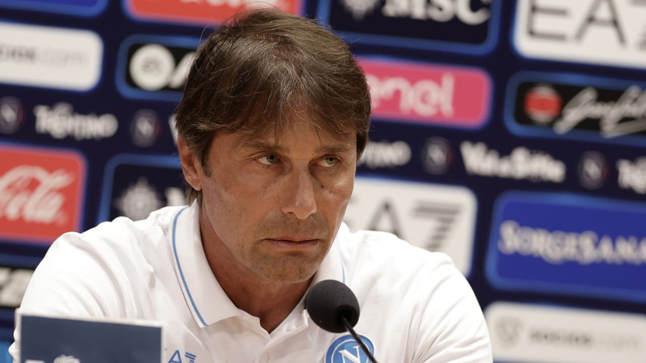 Antonio Conte in conferenza - Foto Lapresse - Ternanatime.com