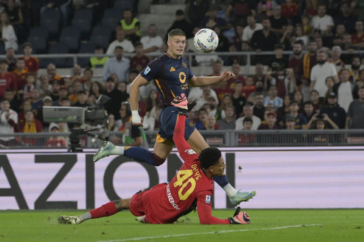 Artem Dovbyk segna un gol con la Roma - Foto Lapresse - Ternanatime.com