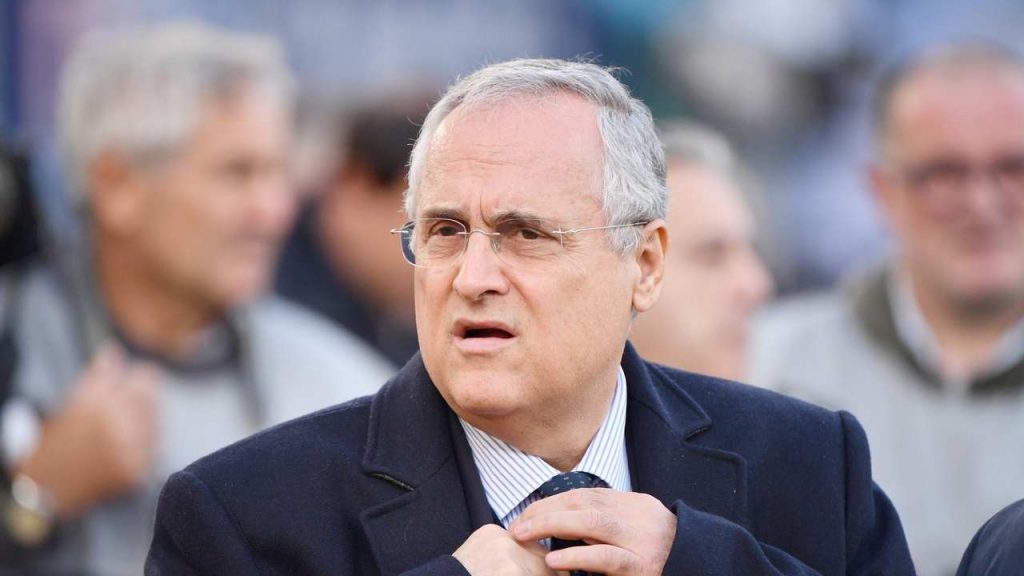 UFFICIALE Lazio: arriva l’addetto arbitri TOP I Il retroscena e il ruolo: regole spiegate ai calciatori e feedback sui direttori di gara