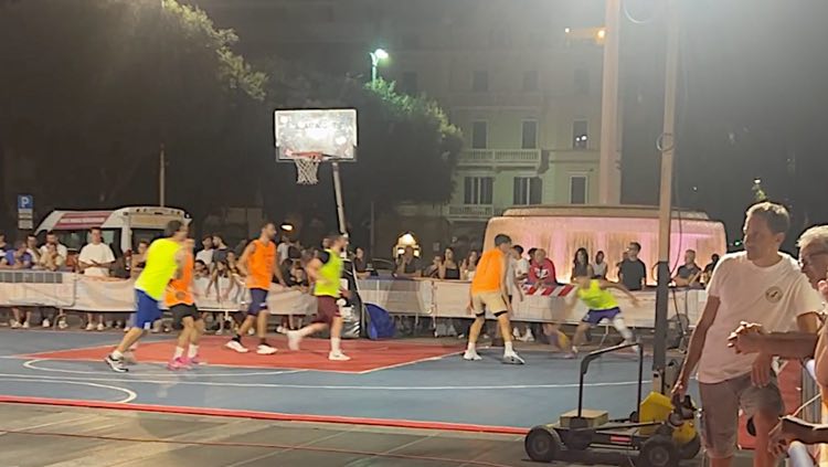 BASKET 3X3 IN PIAZZA TACITO, UN EVENTO CHE RAVVIVA LA CITTÀ-VIDEO