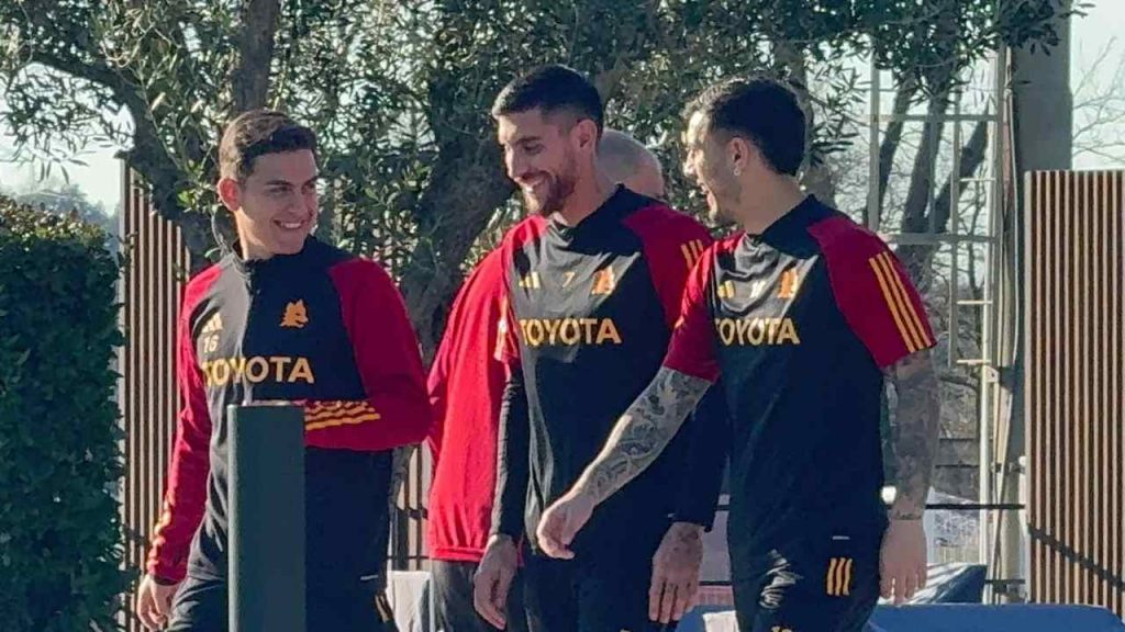 “Non lo avrei mai immaginato”, Roma, la decisione che nemmeno lui si aspettava I I tifosi apprezzano: se lo merita