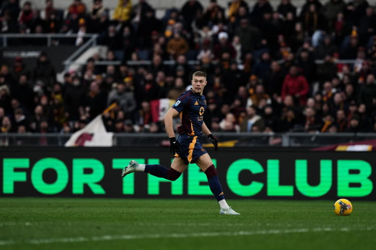 Artem Dovbyk in campo con la maglia della Roma - Foto Lapresse - Ternanatime.com