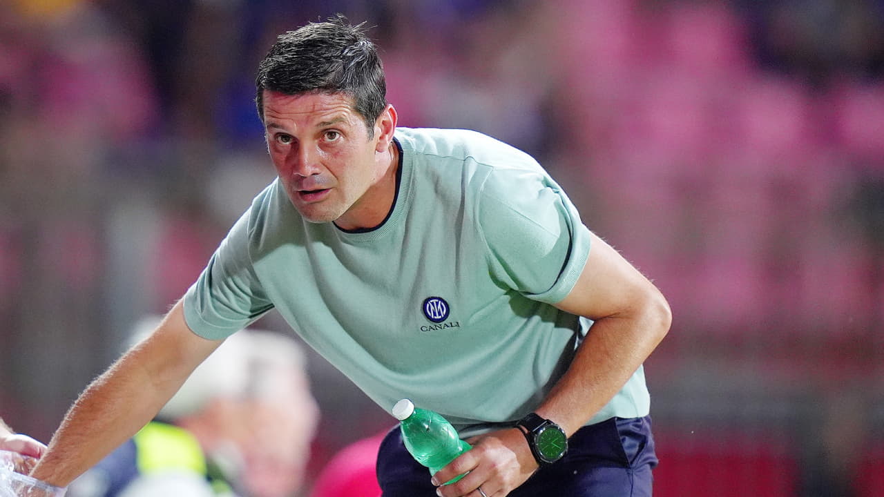 Cristian Chivu in panchina - Foto Lapresse - Ternanatime.com