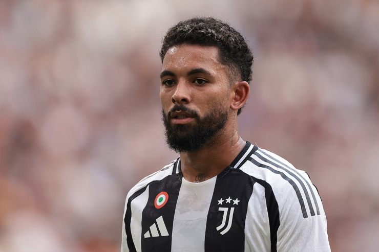Douglas Luiz in uscita dalla Juventus