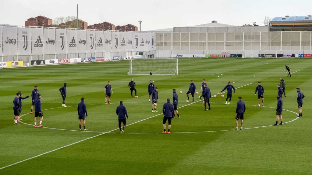 “Dio perdoni le persone cattive”: Juve, non te le ha mandate a dire I Ma alla Continassa si girano dall’altra parte