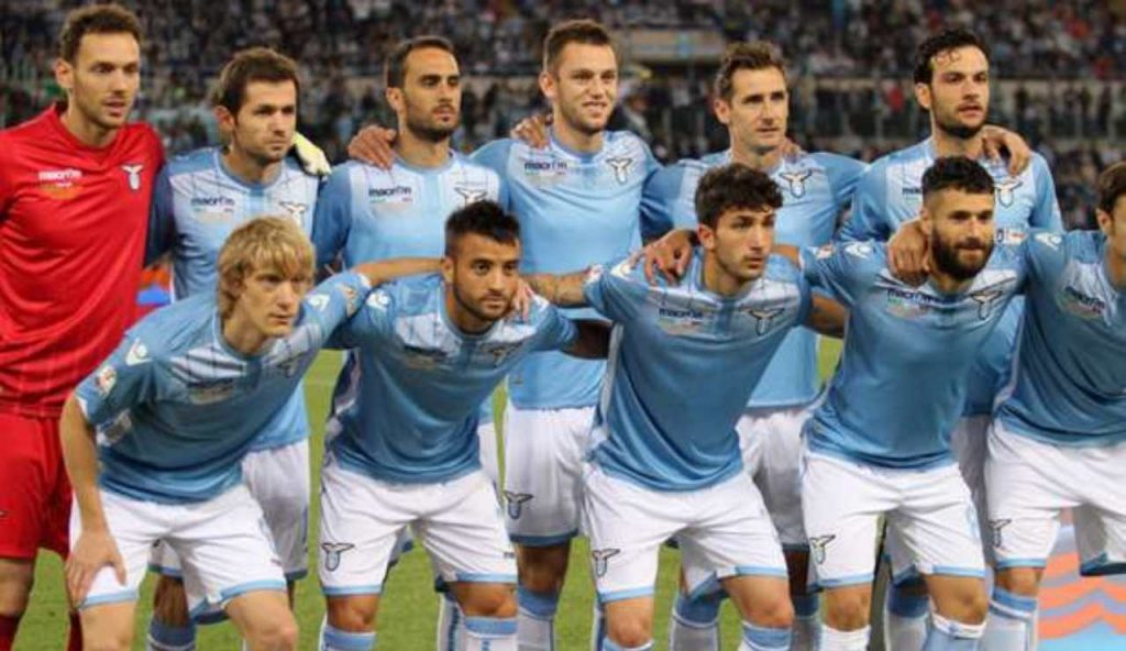 “Non lo considero un addio, ma…”, i laziali trattengono a stento le lacrime I “Caro calcio, è arrivato il momento”