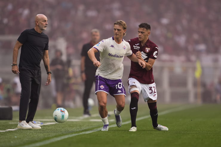 Albert Gudmundsson con la maglia della Fiorentina - Foto Lapresse - Ternanatime.com