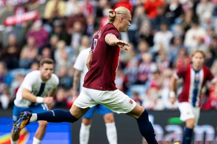 Haaland in campo con la maglia della Norvegia - Foto Instagram - Ternanatime.com