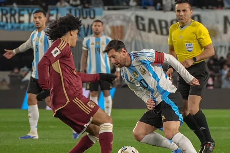 Lionel Messi con la maglia dell'Argentina - Foto Instagram - Ternanatime.com