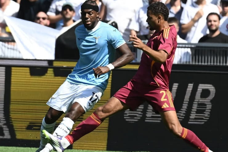 Uno scontro di gioco nel derby - Foto dal profilo Instagram della Lazio - Ternanatime.com