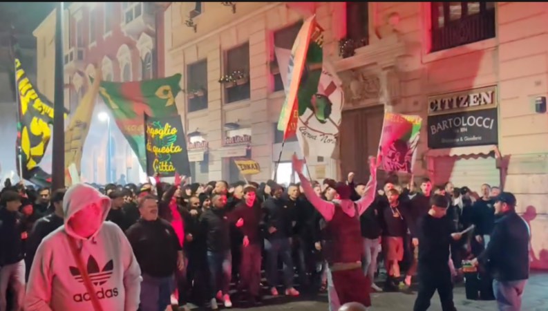 Ternana anno 100, il corteo della Nord-video