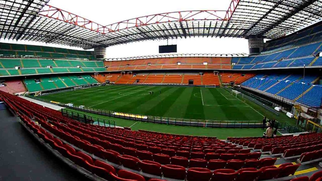 Stadio San Siro STOP: non si può giocare, non ha gli standard I Milanisti e interisti furibondi, il ‘tempio del calcio’ chiude
