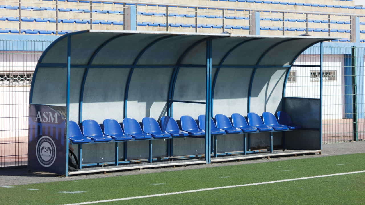 Una panchina di calcio vuota - Foto Pexels - Ternanatime.com