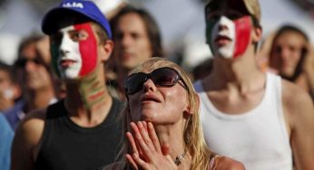 “È MORTO IN CAMPO”: orrore e tragedia, l’allenatore muore durante la partita, i giocatori crollano sull’erba, lacrime dalla disperazione