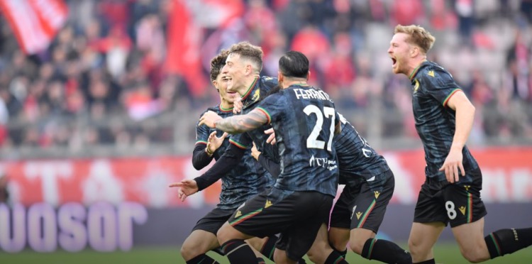 IL DERBY DEL CENTENARIO È TINTO DI ROSSOVERDE! VIDEO